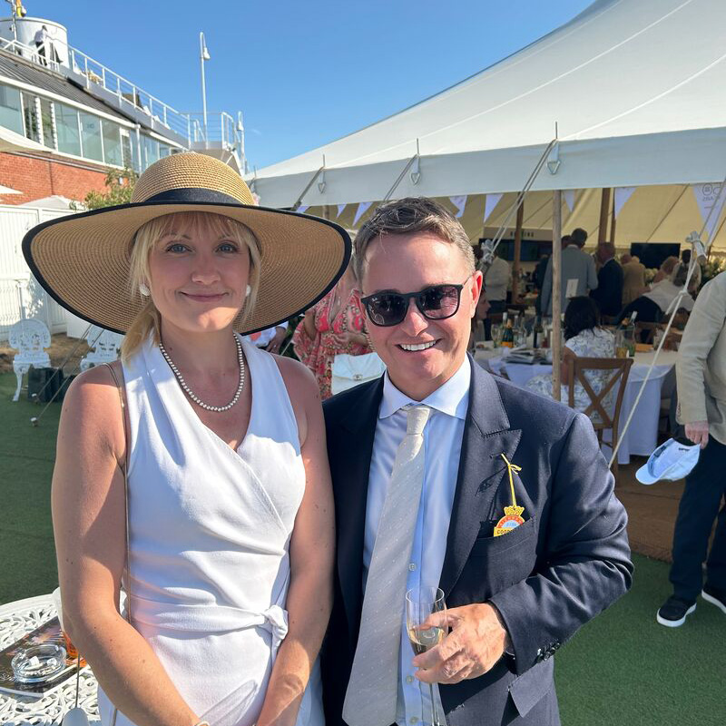 Emma at the races